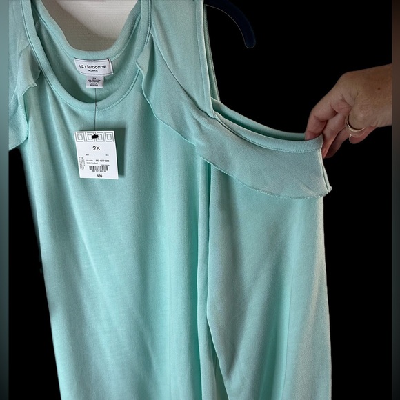NWT. Womens Liz Claiborne Cold Shoulder Super Soft Eggshell Blue Shirt - Picture 1 of 5